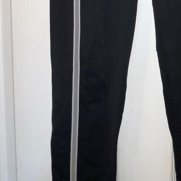 Bebe sport work out leggings with white details size XS - Picture 2 of 7
